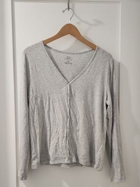 Banana Republic Light Gray Button-Front Long Sleeve Top